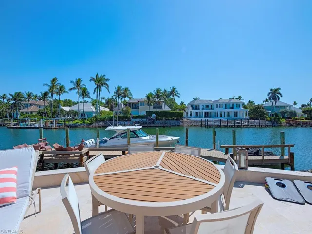 3175  Fort Charles  DR, Naples, FL 34102