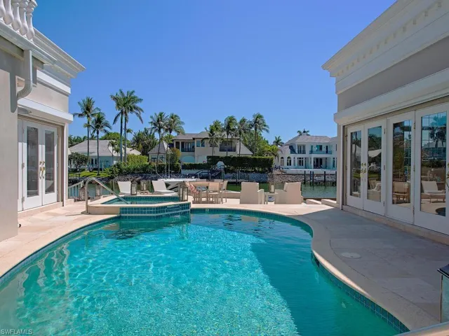 3175  Fort Charles  DR, Naples, FL 34102