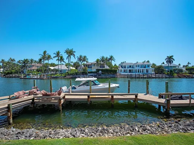 3175  Fort Charles  DR, Naples, FL 34102