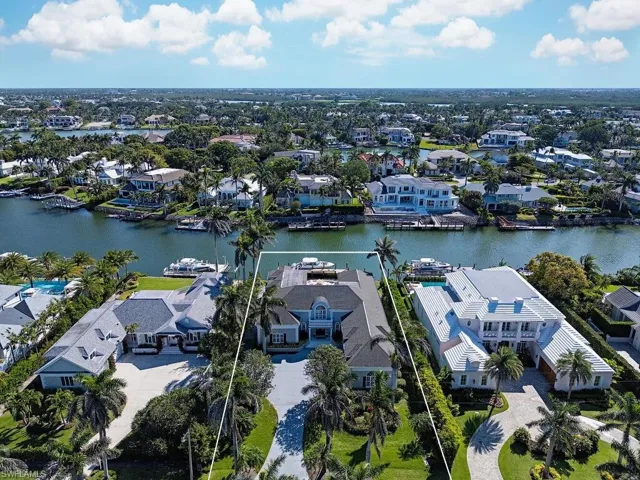 3175  Fort Charles  DR, Naples, FL 34102