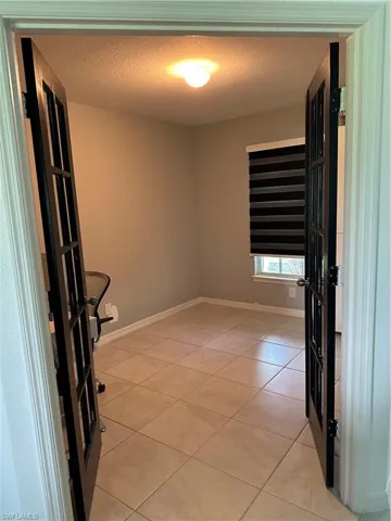 1912 Ne 2 Pl, Cape Coral, Florida 33909