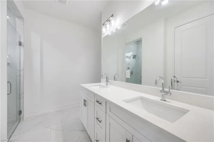Main Bedroom Bathroom