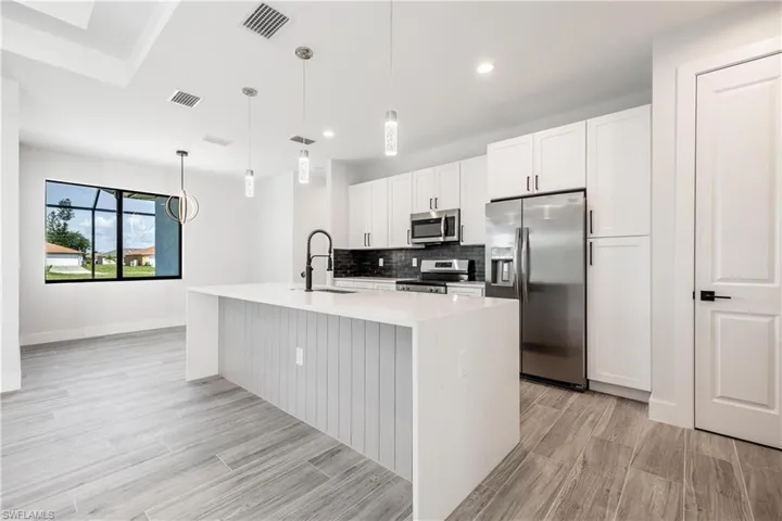 613 NW 7th  PL, Cape Coral, FL 33993