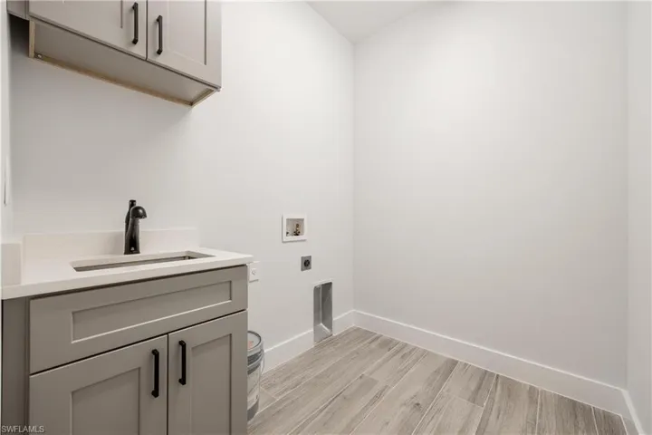 613 NW 7th  PL, Cape Coral, FL 33993