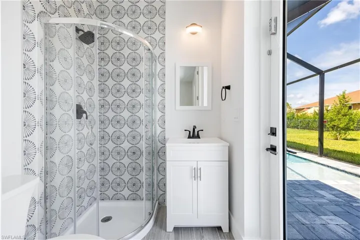 Bathroom 3 / Pool Bath