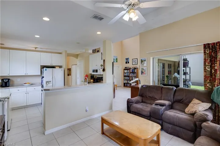 8830 Spring Mountain Way, Fort Myers, Florida 33908