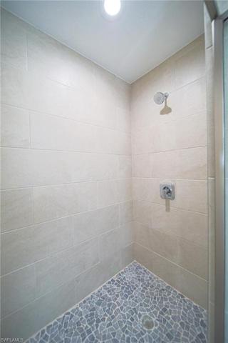 Walk-In Shower!