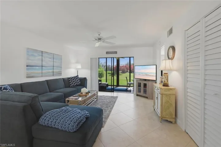 7260 Coventry Ct 405, Naples, Florida 34104