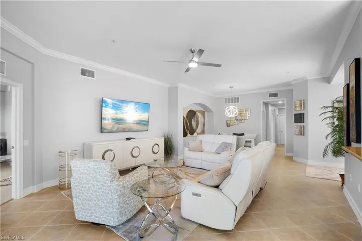10518  Smokehouse Bay  DR, Naples, FL 34120