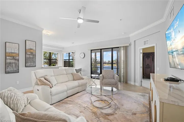 10518  Smokehouse Bay  DR, Naples, FL 34120