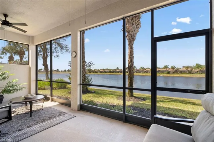 10518  Smokehouse Bay  DR, Naples, FL 34120