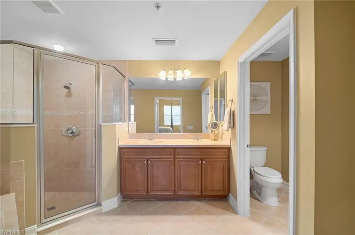 10518  Smokehouse Bay  DR, Naples, FL 34120