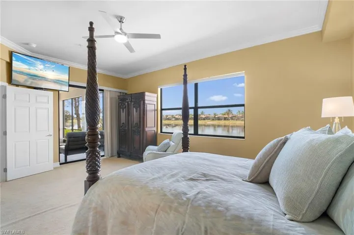 10518  Smokehouse Bay  DR, Naples, FL 34120