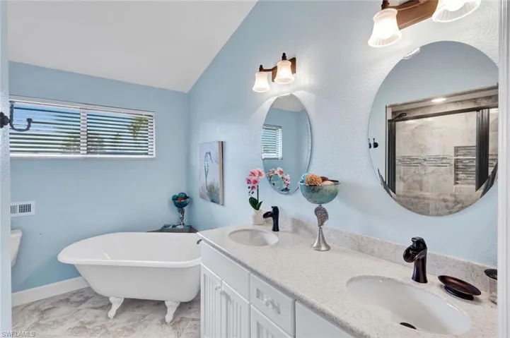 28391  Tasca  DR, Bonita Springs, FL 34135