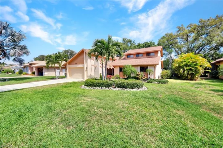 28391  Tasca  DR, Bonita Springs, FL 34135