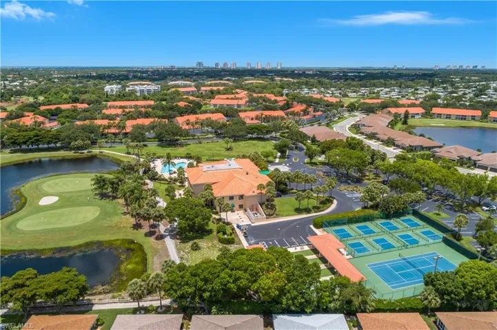 26800 Rosewood Pointe Ln 204, Bonita Springs, Florida 34135
