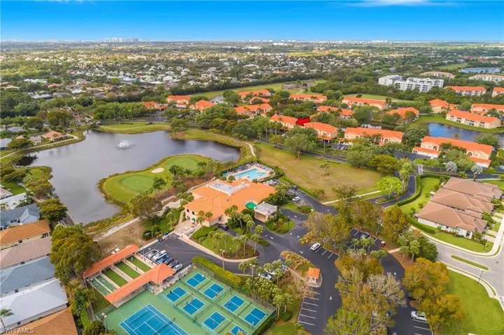26800 Rosewood Pointe Ln 204, Bonita Springs, Florida 34135