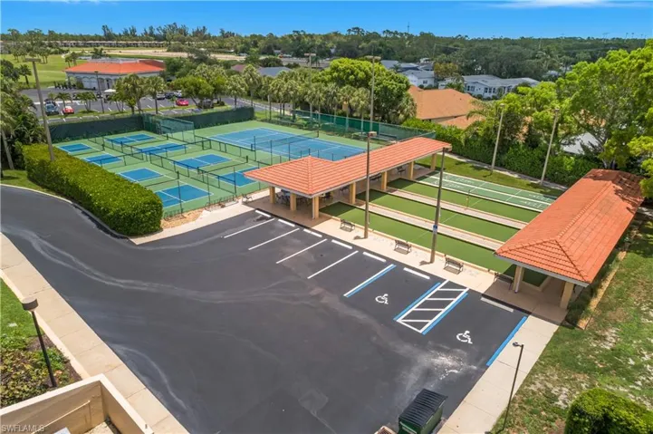 26800 Rosewood Pointe Ln 204, Bonita Springs, Florida 34135
