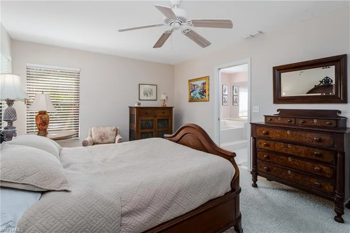 565 Kings Way, Naples, Florida 34104