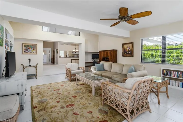 565 Kings Way, Naples, Florida 34104
