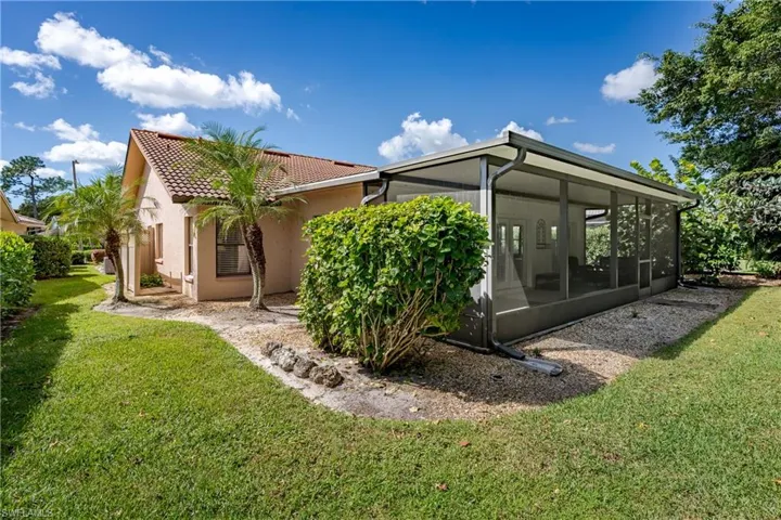 565 Kings Way, Naples, Florida 34104
