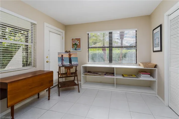 565 Kings Way, Naples, Florida 34104