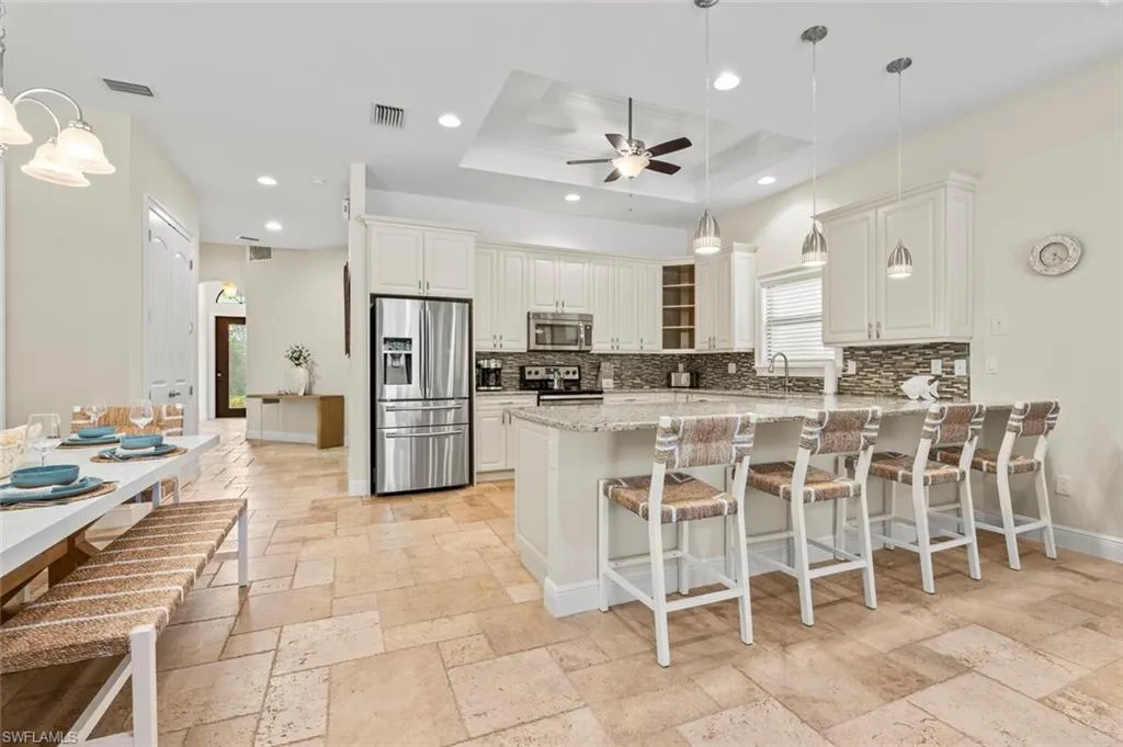 837 105th AVE, Naples, FL 34108,225063745