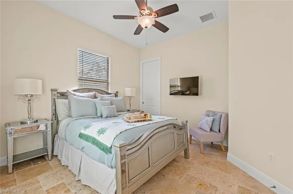 837 105th AVE, Naples, FL 34108,225063745