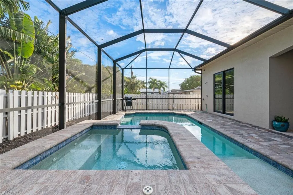 837 105th AVE, Naples, FL 34108,225063745