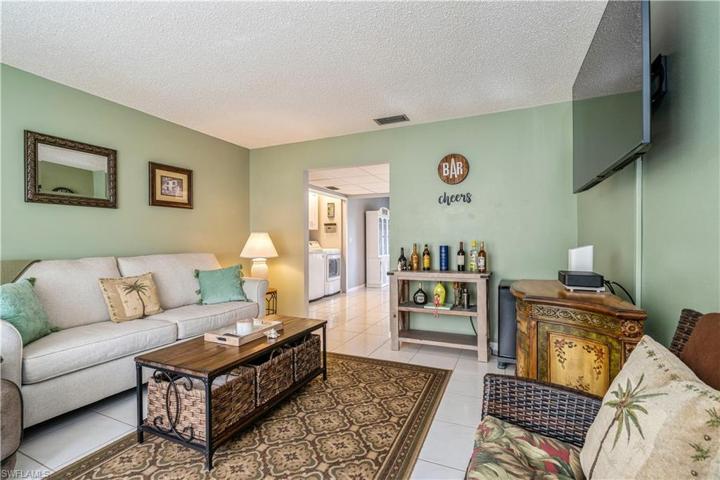 Open floor plan - great room