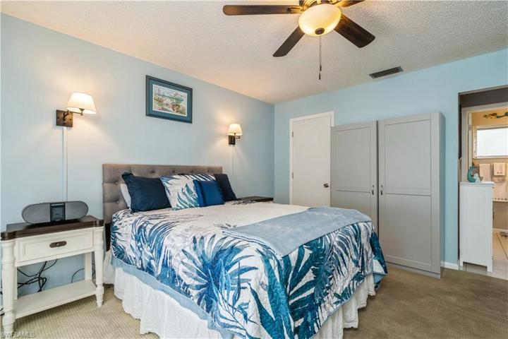Owners suite with walk in closet