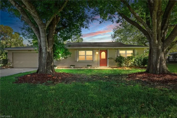 1359  Jambalana  LN, Fort Myers, FL 33901