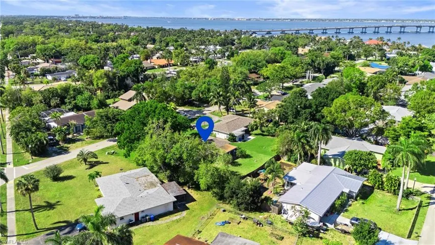 1359  Jambalana  LN, Fort Myers, FL 33901