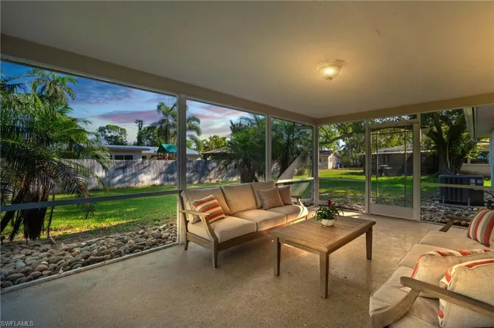 1359  Jambalana  LN, Fort Myers, FL 33901