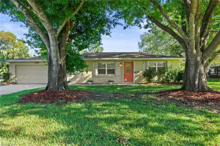1359  Jambalana  LN, Fort Myers, FL 33901