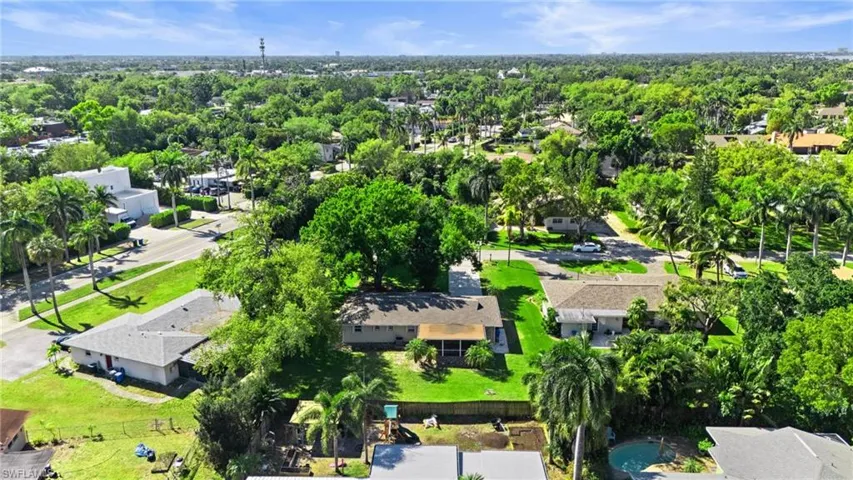 1359  Jambalana  LN, Fort Myers, FL 33901