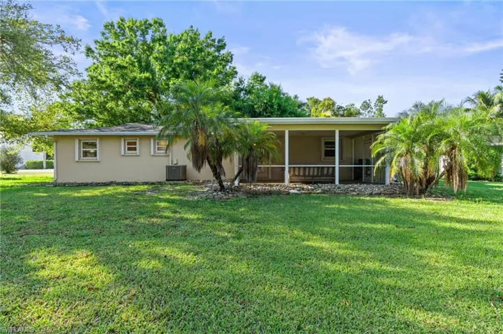 1359  Jambalana  LN, Fort Myers, FL 33901