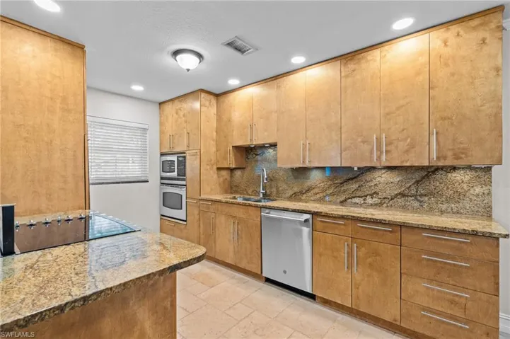 1359  Jambalana  LN, Fort Myers, FL 33901