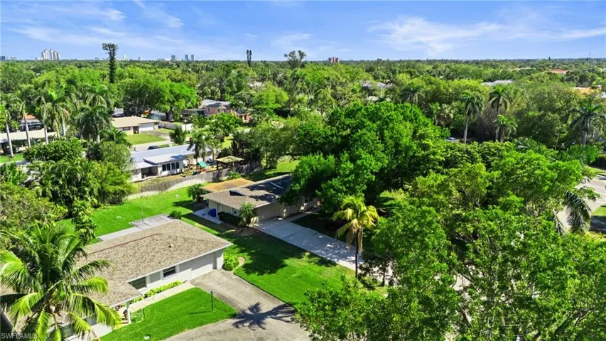 1359  Jambalana  LN, Fort Myers, FL 33901