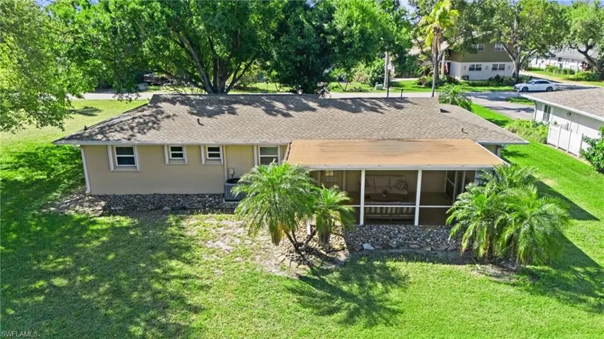 1359  Jambalana  LN, Fort Myers, FL 33901
