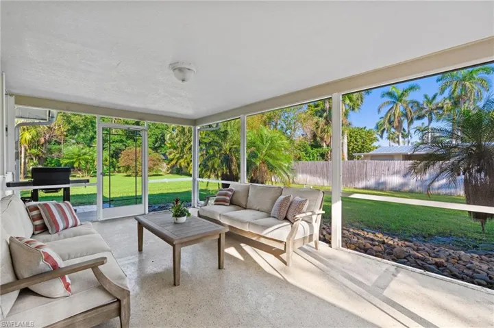 1359  Jambalana  LN, Fort Myers, FL 33901