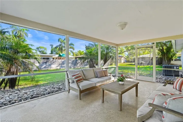 1359  Jambalana  LN, Fort Myers, FL 33901