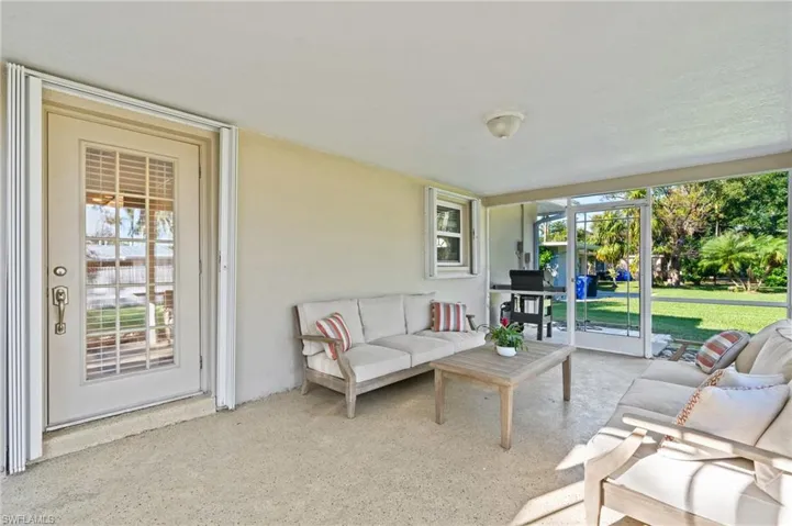 1359  Jambalana  LN, Fort Myers, FL 33901