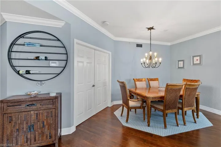 Kitchen breakfast nook