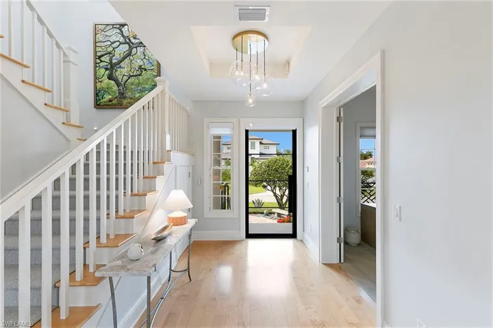 357 Egret Ave, Naples, Florida 34108