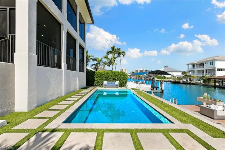 357 Egret Ave, Naples, Florida 34108
