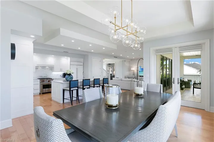 357 Egret Ave, Naples, Florida 34108