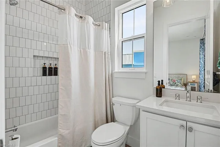 224 Fairweather Ln, Fort Myers Beach, Florida 33931