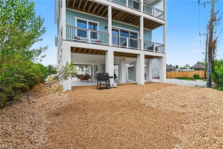 224 Fairweather Ln, Fort Myers Beach, Florida 33931