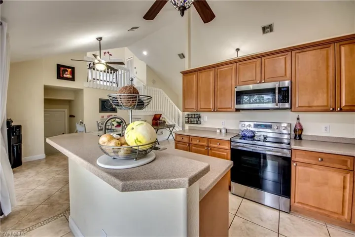 2012 33rd Ln, Cape Coral, Florida 33909
